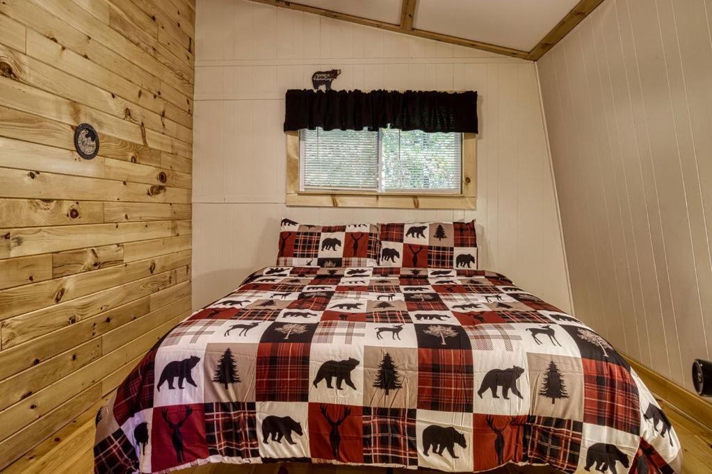 Four Bears Den, Hot Tub, 1089 Of Free Attraction Tickets For Each Paid Day, Dollywood And More 蓋特林堡 外观 照片