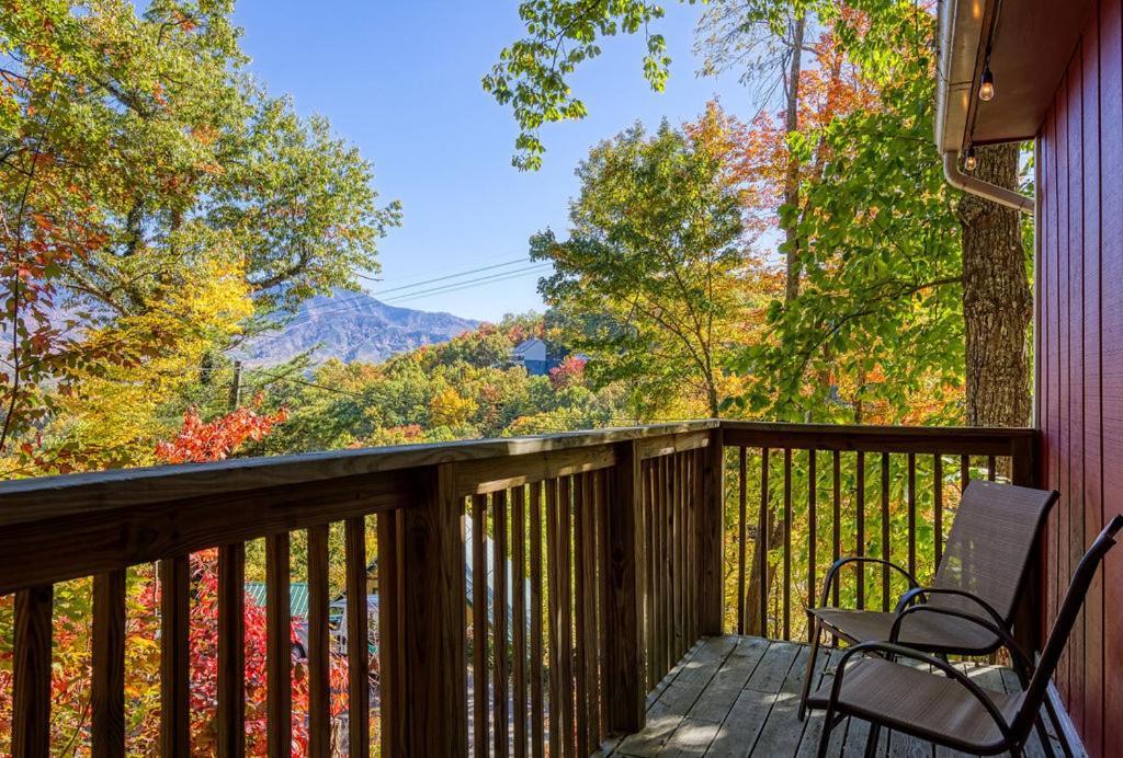 Four Bears Den, Hot Tub, 1089 Of Free Attraction Tickets For Each Paid Day, Dollywood And More 蓋特林堡 外观 照片