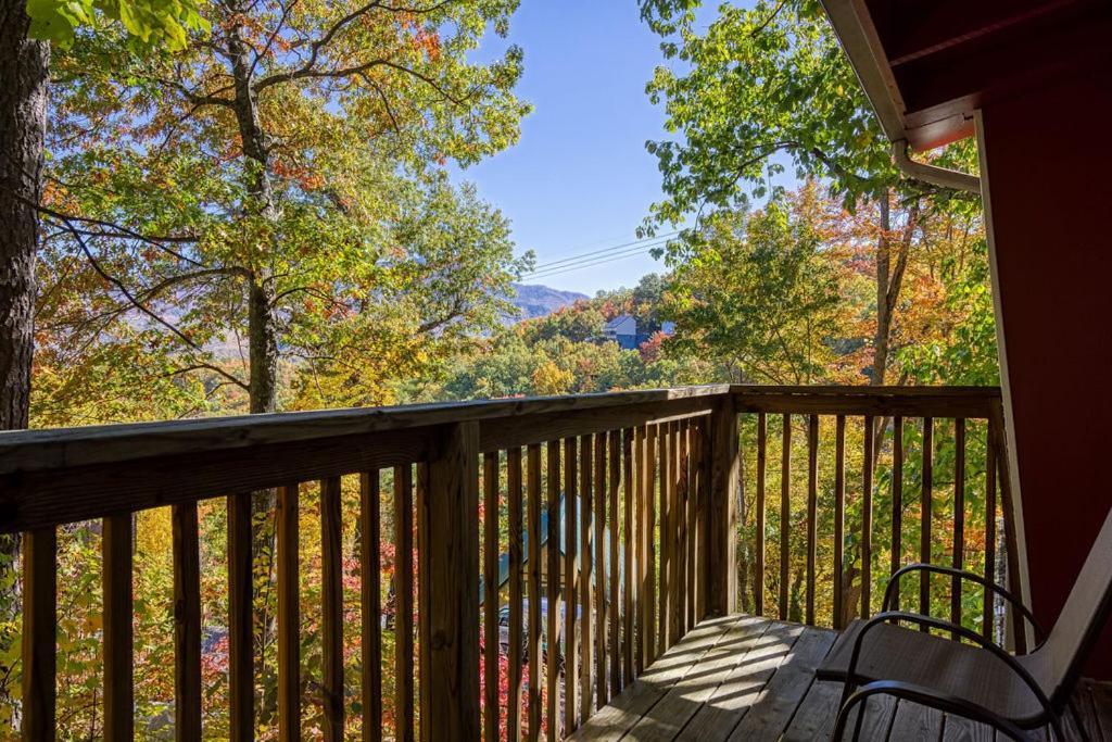 Four Bears Den, Hot Tub, 1089 Of Free Attraction Tickets For Each Paid Day, Dollywood And More 蓋特林堡 外观 照片