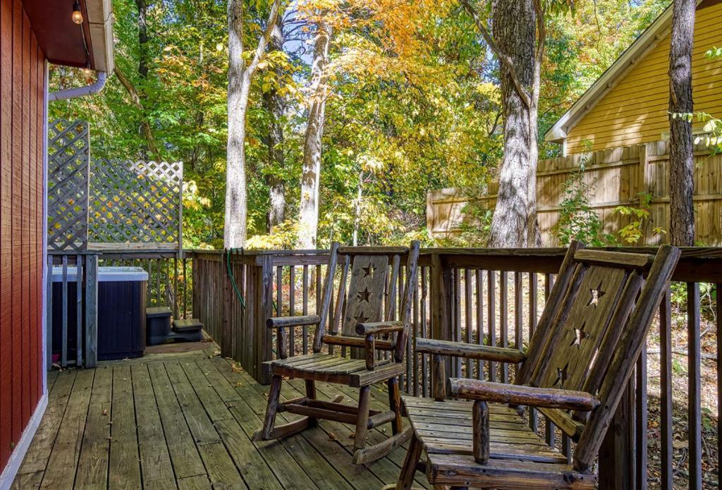 Four Bears Den, Hot Tub, 1089 Of Free Attraction Tickets For Each Paid Day, Dollywood And More 蓋特林堡 外观 照片