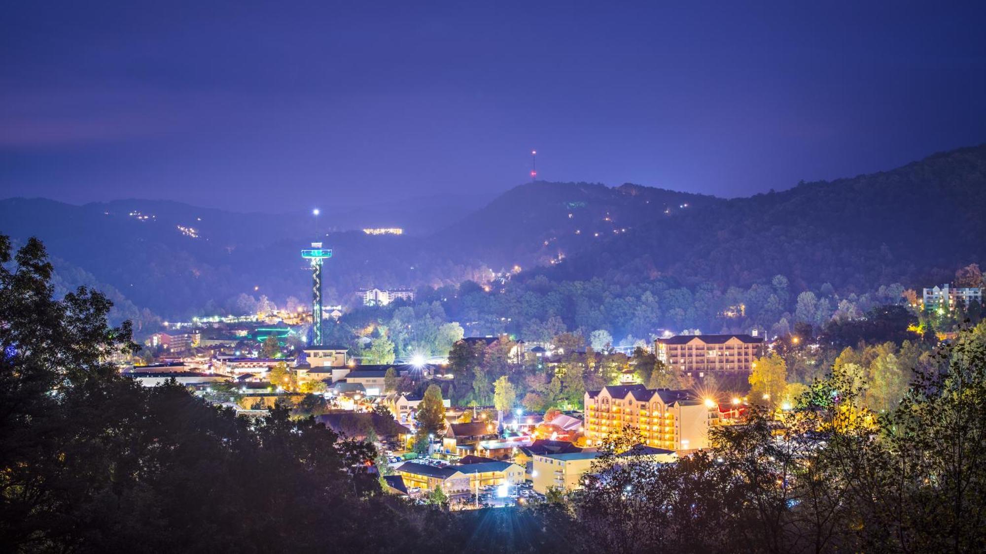 Four Bears Den, Hot Tub, 1089 Of Free Attraction Tickets For Each Paid Day, Dollywood And More 蓋特林堡 外观 照片
